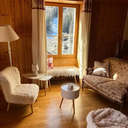 Apartment Heida, Ensoleille Au Village Avec Magnifique Vue Sur La Dent-blanche Evolene