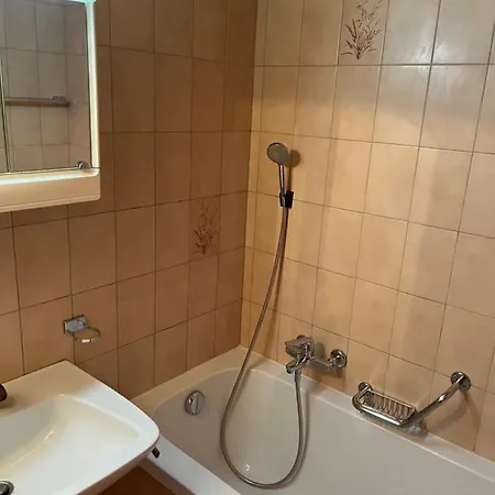 Apartment Heida, Ensoleille Au Village Avec Magnifique Vue Sur La Dent-blanche Evolene