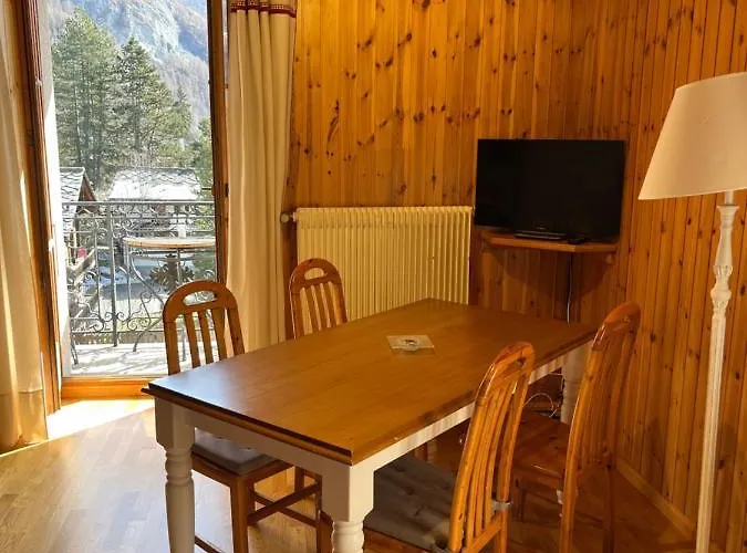 Heida, Ensoleille Au Village Avec Magnifique Vue Sur La Dent-blanche * Evolène