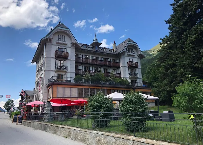 Heida, Ensoleille Au Village Avec Magnifique Vue Sur La Dent-blanche * Evolène